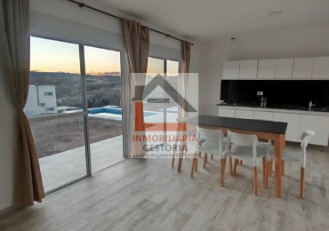 ESPECTACULAR CASA - ESTANCIA VIEJA